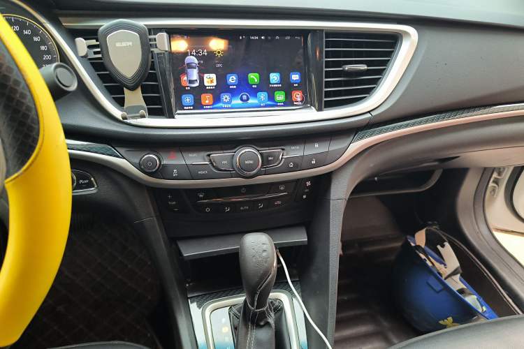 Used Buick GT 2015 15N Automatic Deluxe Edition Audio And AC Panel