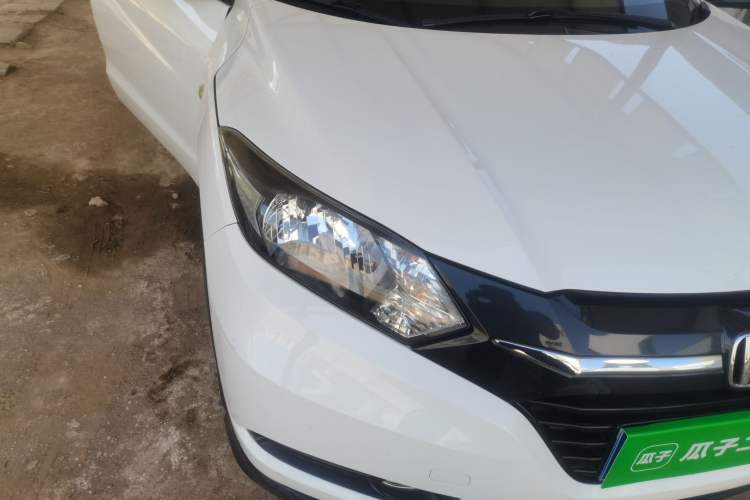 Used Honda Vezel 2016 1.8L CVT Front-Wheel Drive Pioneer Edition Right Front Headlight