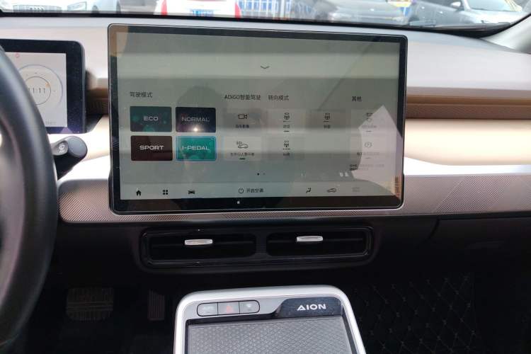 Used AION Y 2022 70 Intelligent Edition Lithium Iron Phosphate Audio And AC Panel