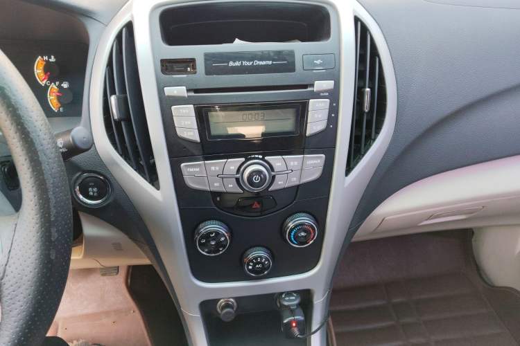 Used BYD F3 2015 Energy-Saving Edition 1.5L Manual Luxury Model
