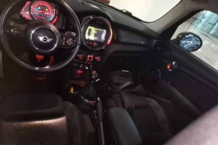 Used MINI 2015 1.5T COOPER Fun Five-Door Edition
