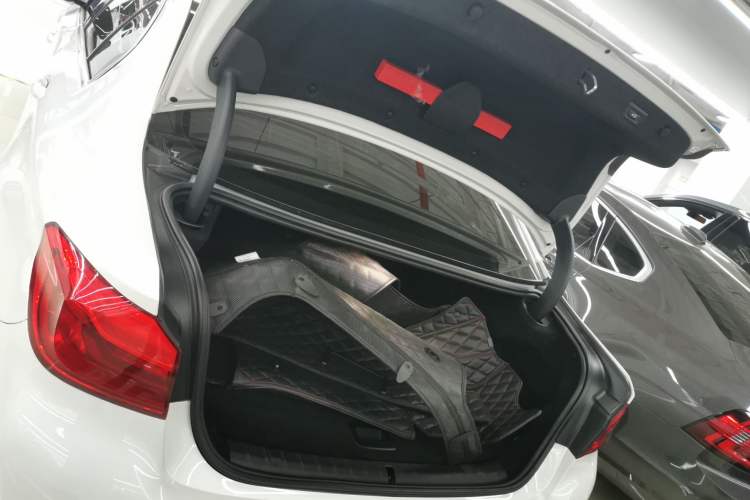 Used BMW 5 Series New Energy 2020 530Le Luxury Package Trunk