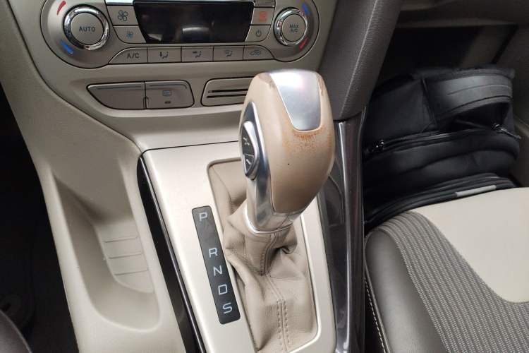 Used Ford Focus 2012 Hatchback 1.6L Automatic Fashion Edition
