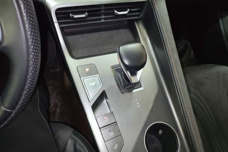 Used Roewe D5X DMH 2024 135 Tech Edition