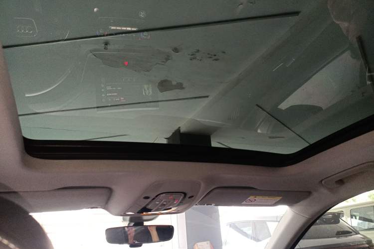 Used Audi Q5L 2022 40T Fashionable and Dynamic Model Headliner