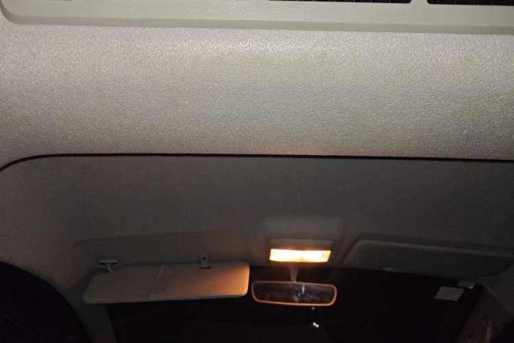 Used Jinbei Gold Hiace 2021 1.5L Passenger Van Travel Lion 6-Seater
