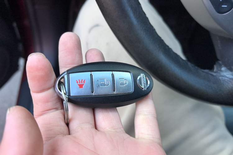 Used Nissan X-Trail 2012 2.5L CVT Luxury Edition 4WD Vehicle Key