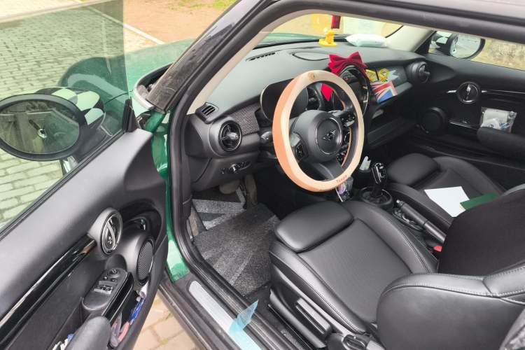 Used MINI 2022 1.5T COOPER Classic Edition
