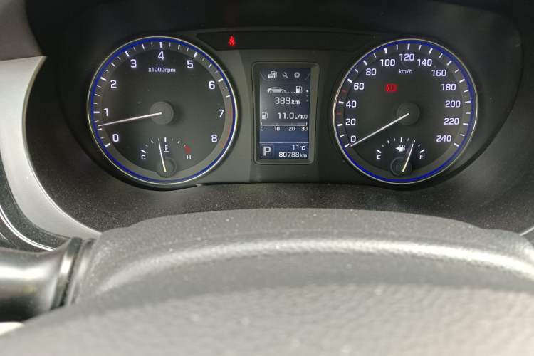 Used Hyundai Mistra 2014 1.8L Automatic Smart GLS Odometer Close Up