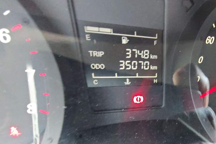 Used Wuling Hongguang PLUS 2020 1.5L Manual Standard Edition 5 Seats Odometer Close Up