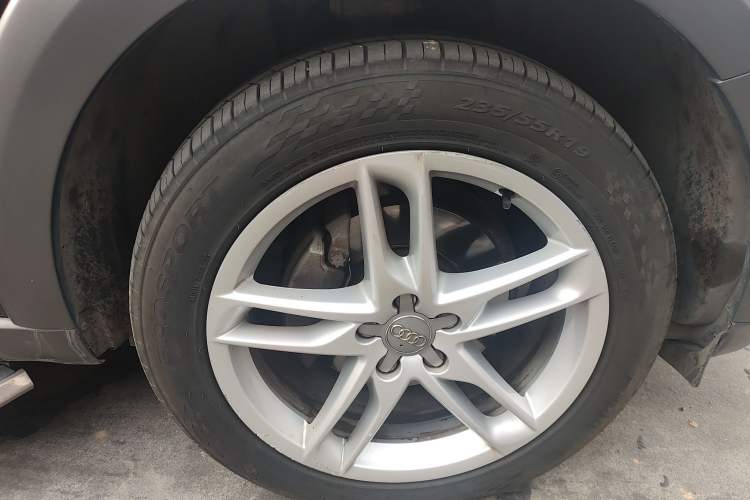 Used Audi Q5 2017 Plus 40 TFSI Technology Model