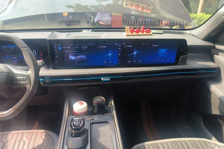 Used Ford Edge 2023 Ford Explorer L 2.0T EcoBoost Two-Wheel Drive 7-Seater Luxury Model