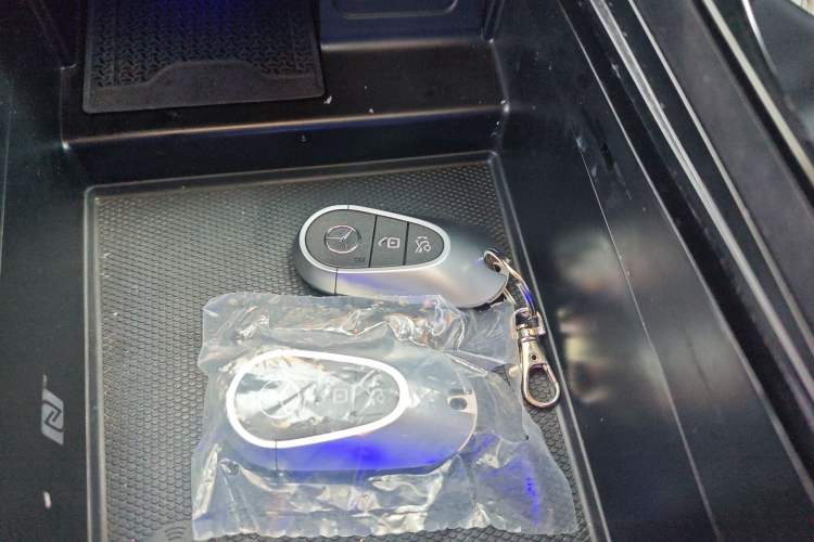 Used Mercedes-Benz C-Class 2023 Restyled C 260 L Sport Edition Vehicle Key