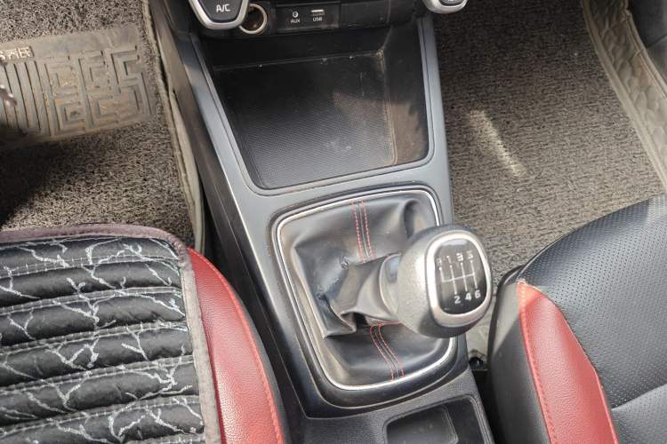 Used Kia KX Cross 2017 1.4L MT GLS
