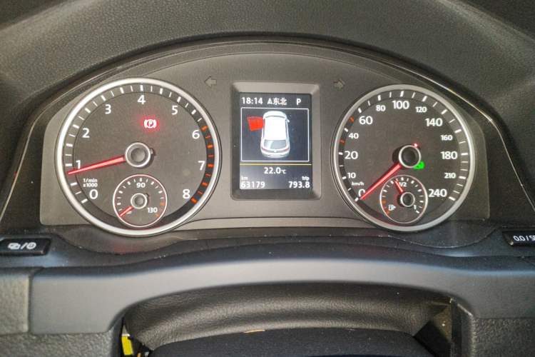 Used Volkswagen Tiguan 2015 1.8TSI Automatic Two-Wheel Drive Luxury Model Instrument Cluster