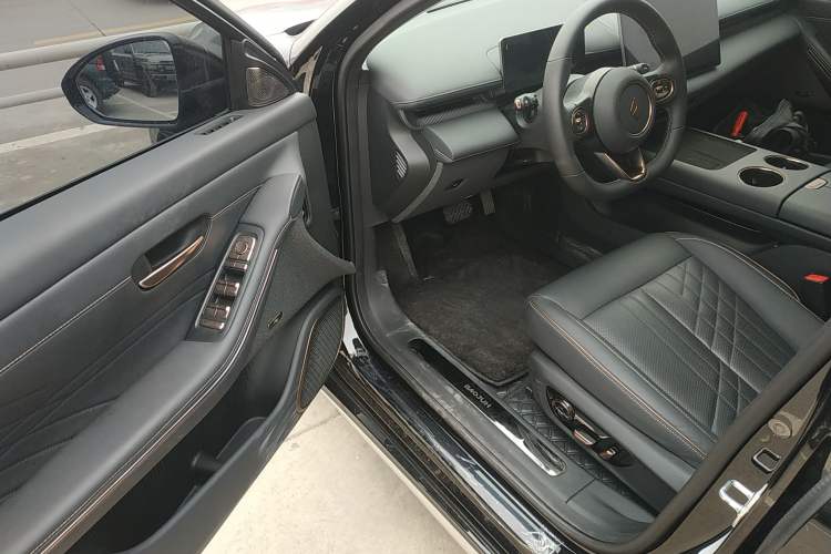 Used Baojun Enjoy 2025 Plug-in Hybrid 140km Luxury Edition
