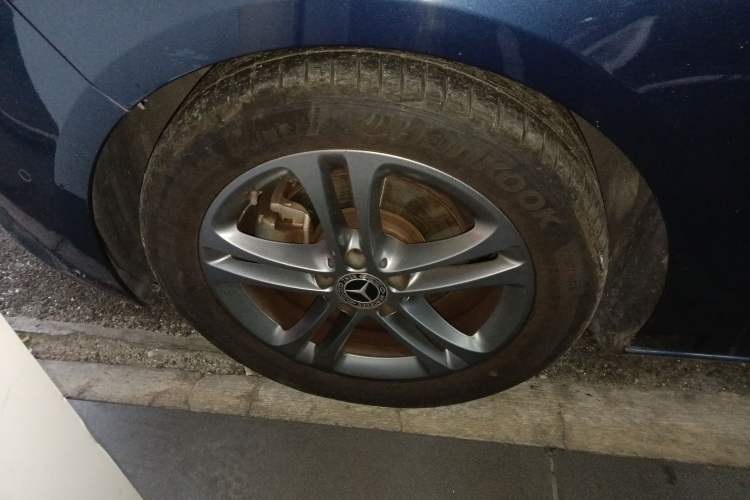 Used Mercedes-Benz B-Class 2020 B 180 Left Front Wheel Hub