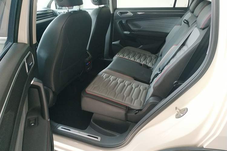 Used Volkswagen Tiguan L 2023 380TSI Automatic All-Wheel Drive R-Line Flagship 7-Seater