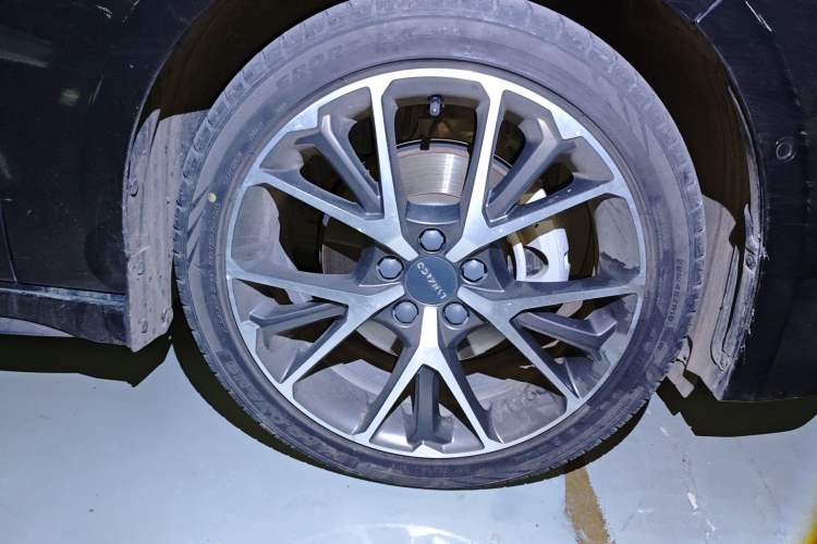 Used Lynk & Co 03 2019 2.0TD Automatic Jing Pro Edition Right Front Wheel Hub