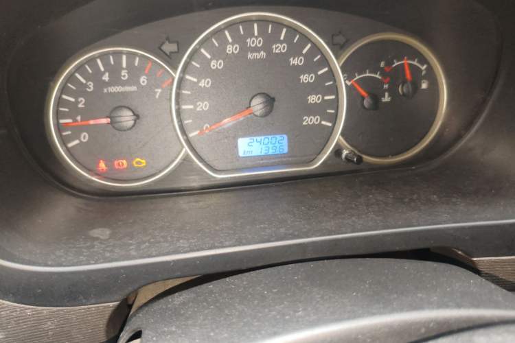 Used Wuling Hongguang 2014 1.5L S Standard Version Odometer Close Up
