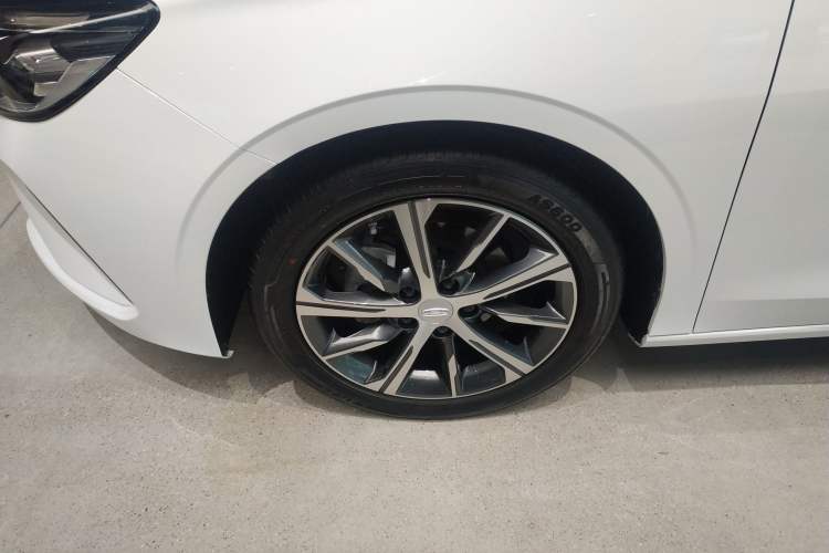 Used Geely Auto Emgrand 2023 4th Generation Champion Edition 1.5L CVT Luxury Model Left Front Wheel Hub