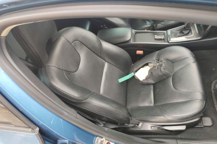 Used Volvo V40 2016 T3 Zhiyi Edition
