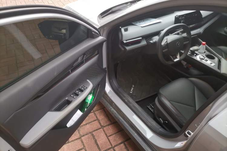 Used CHANGAN UNI-V 2022 1.5T Prestige Version
