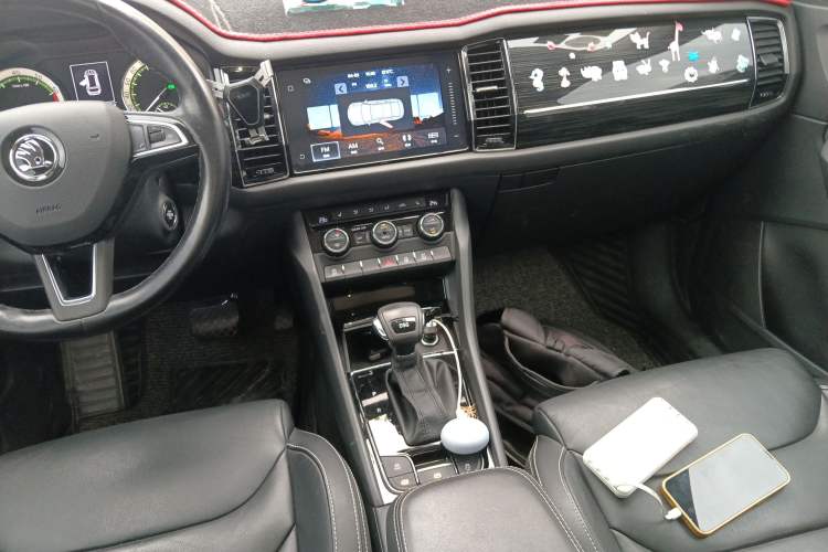 Used Skoda Kodiaq 2018 Facelifted TSI330 5-Seater Two-Wheel-Drive Luxury Enjoyment Edition Audio And AC Panel