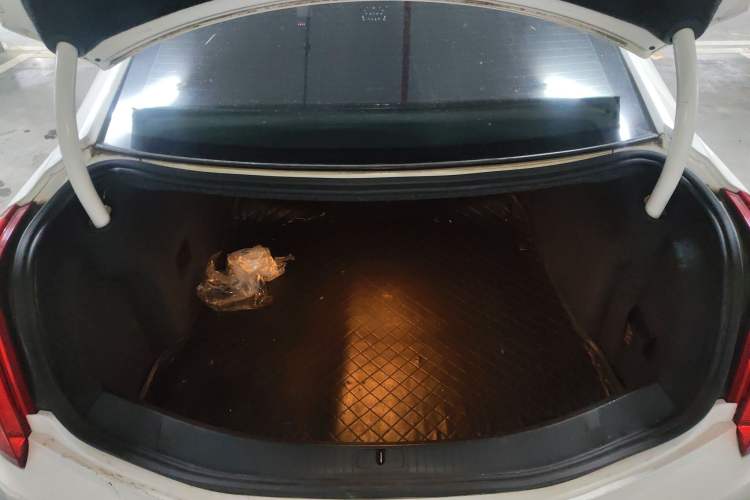 Used Cadillac XTS 2015 28T Luxury Model Trunk