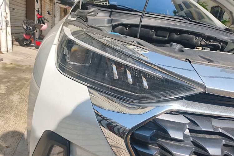 Used BAIC Beijing X5 2018 1.5T CVT Elite Version National V Right Front Headlight