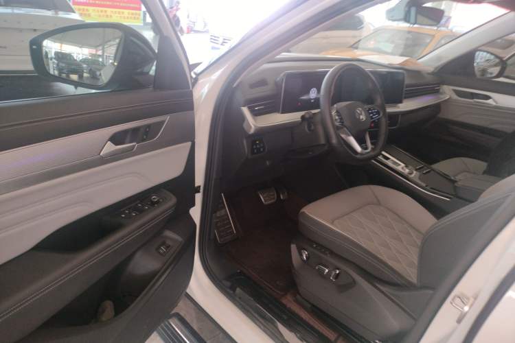 Used Volkswagen Tavendor 2024 380TSI All-Wheel Drive R-Line Cruise Edition
