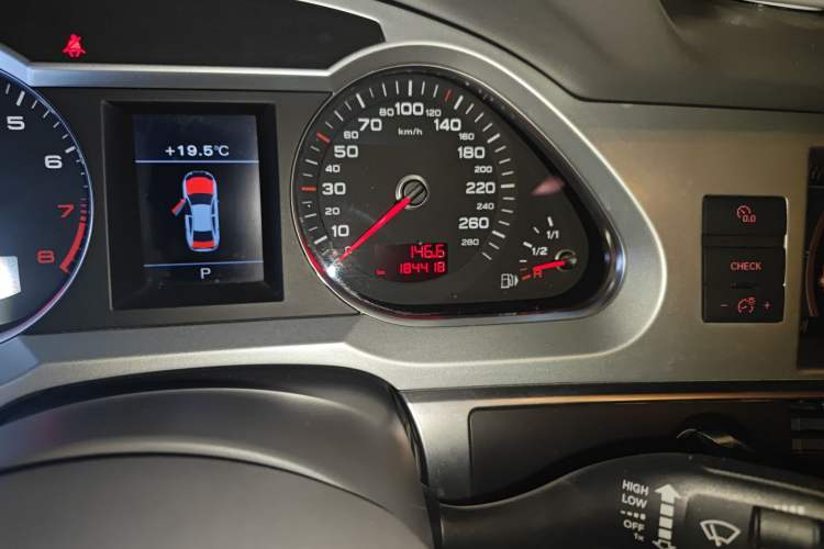 Used Audi A6L 2009 2.4L Comfort Edition Odometer Close Up