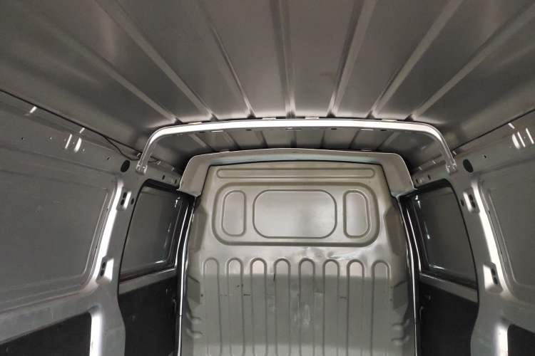 Used Jinbei Hiace X30 2020 1.5L Van Super-Enjoyment Model China VI Standard SWC15M
