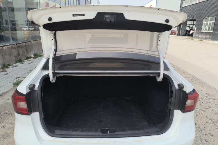 Used Roewe i5 2020 1.5L Automatic 4G Connected Linghao Edition