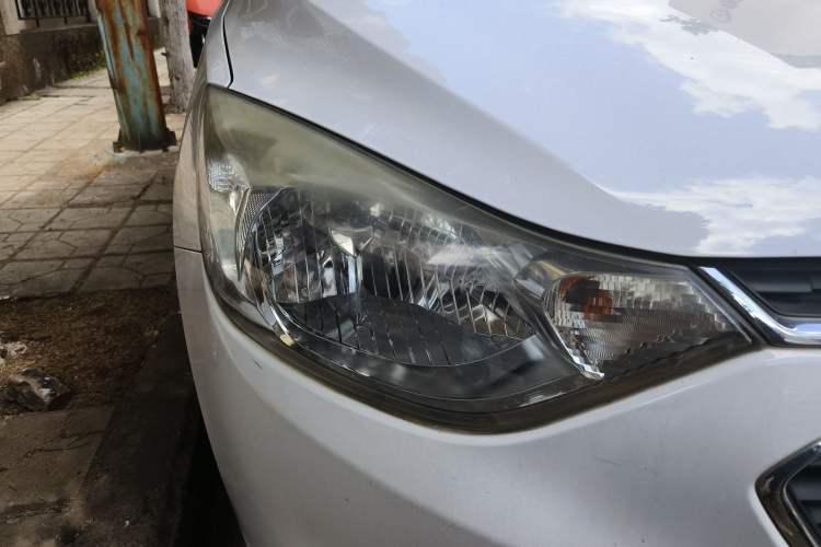 Used Chevrolet Sail 2016 Sail 3 1.3L Manual Comfort Sunroof Edition Right Front Headlight