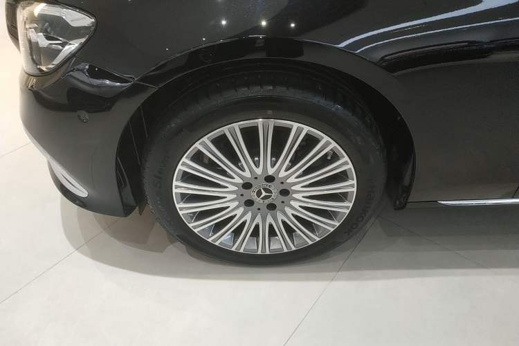 Used Mercedes-Benz E-Class 2023 Updated E 300 L Fashion Edition
