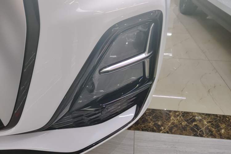 Used Hongqi HS5 2023 2.0T Four-Wheel Drive Flagship Pro Edition
