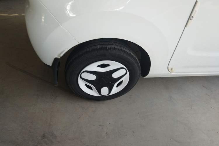 Used Geely Galaxy Panda 2025 210 km – Yuanqi Bear Right Rear Wheel Hub