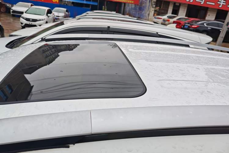 Used Geely Auto Vision X6 2016 1.3T CVT Luxury Model Roof