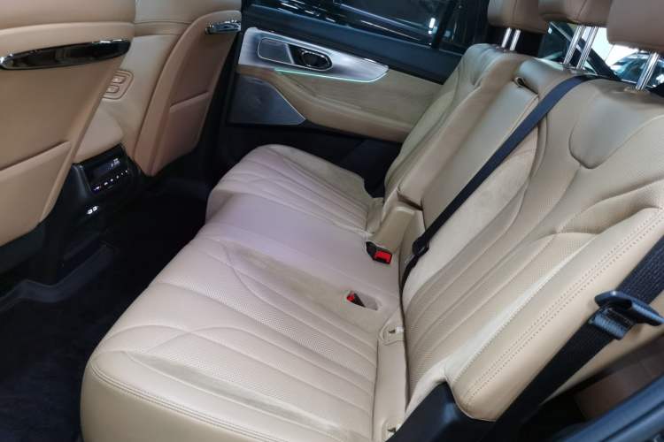 Used GAC Trumpchi ES9 2024 PHEV with 143 km Max Left Rear Seat