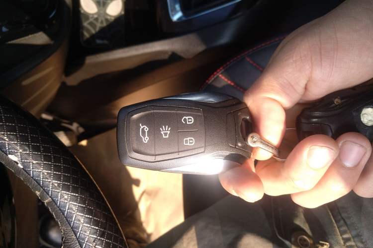 Used Soueast DX3 2018 1.5L Manual Luxury Model
