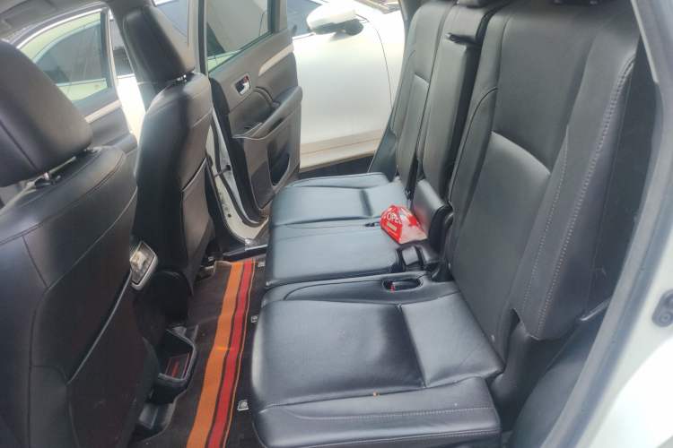 Used Toyota Highlander 2017 2.0T Four-Wheel Drive Luxury Edition 7 Seats