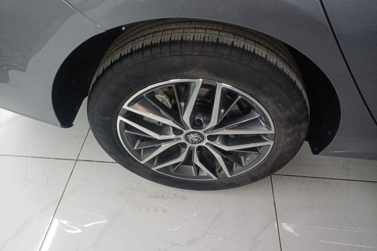 Used BYD Qin PLUS 2024 Honor Edition EV 420KM Beyond Model Exterior 5