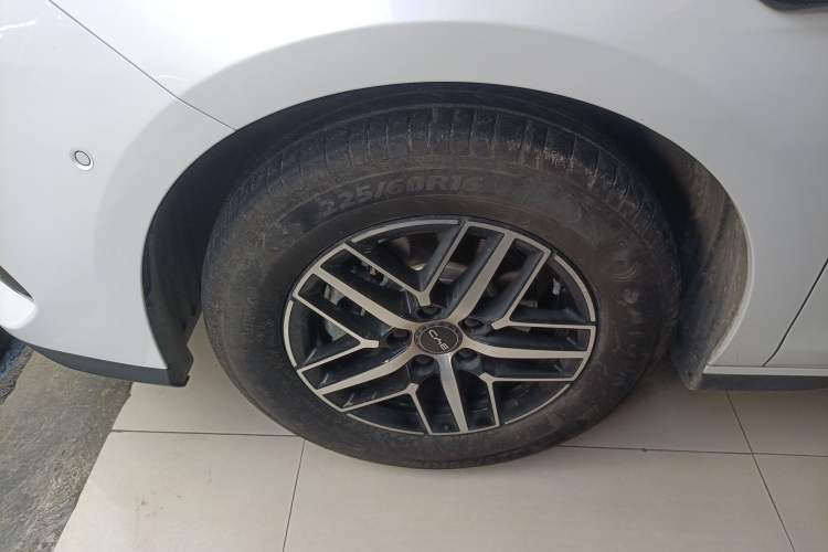 Used BYD Seal 05 DM-i 2025 DM-i Intelligent Drive 120KM Flagship Model Exterior 4