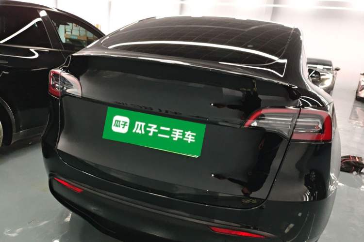 Used Tesla Model Y 2023 Long-Range All-Wheel-Drive Version
