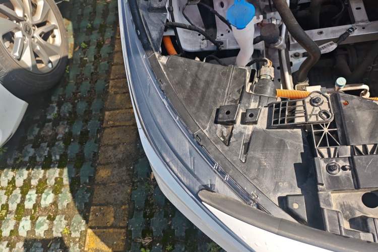 Used Geometry A 2024 500KM Travel Edition Right Front Headlight