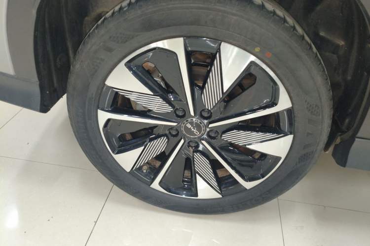 Used BYD Song PLUS New Energy 2025 DM-i 112KM Prestige Model Exterior 5