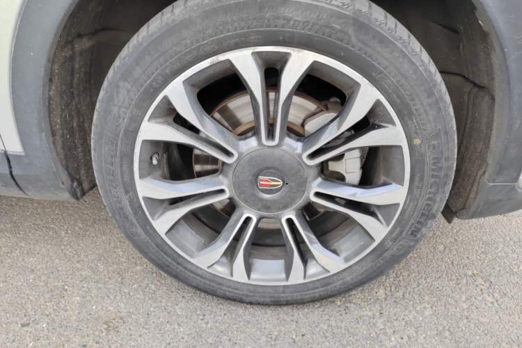 Used Hongqi HS5 2019 2.0T Smart Connect Flagship All-Wheel-Drive Version Right Front Wheel Hub