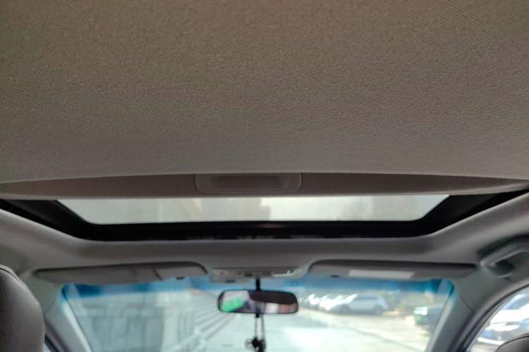 Used Honda Crider 2013 1.8L automatic luxury edition