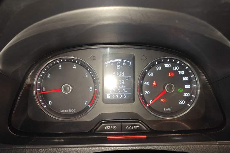 Used Volkswagen Lavida 2013 1.6L Automatic Luxury Edition Instrument Cluster
